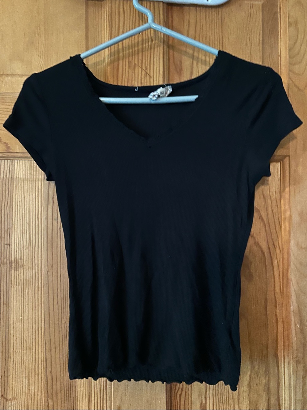 Pink Republic Black V-Neck Short Sleeve Tee